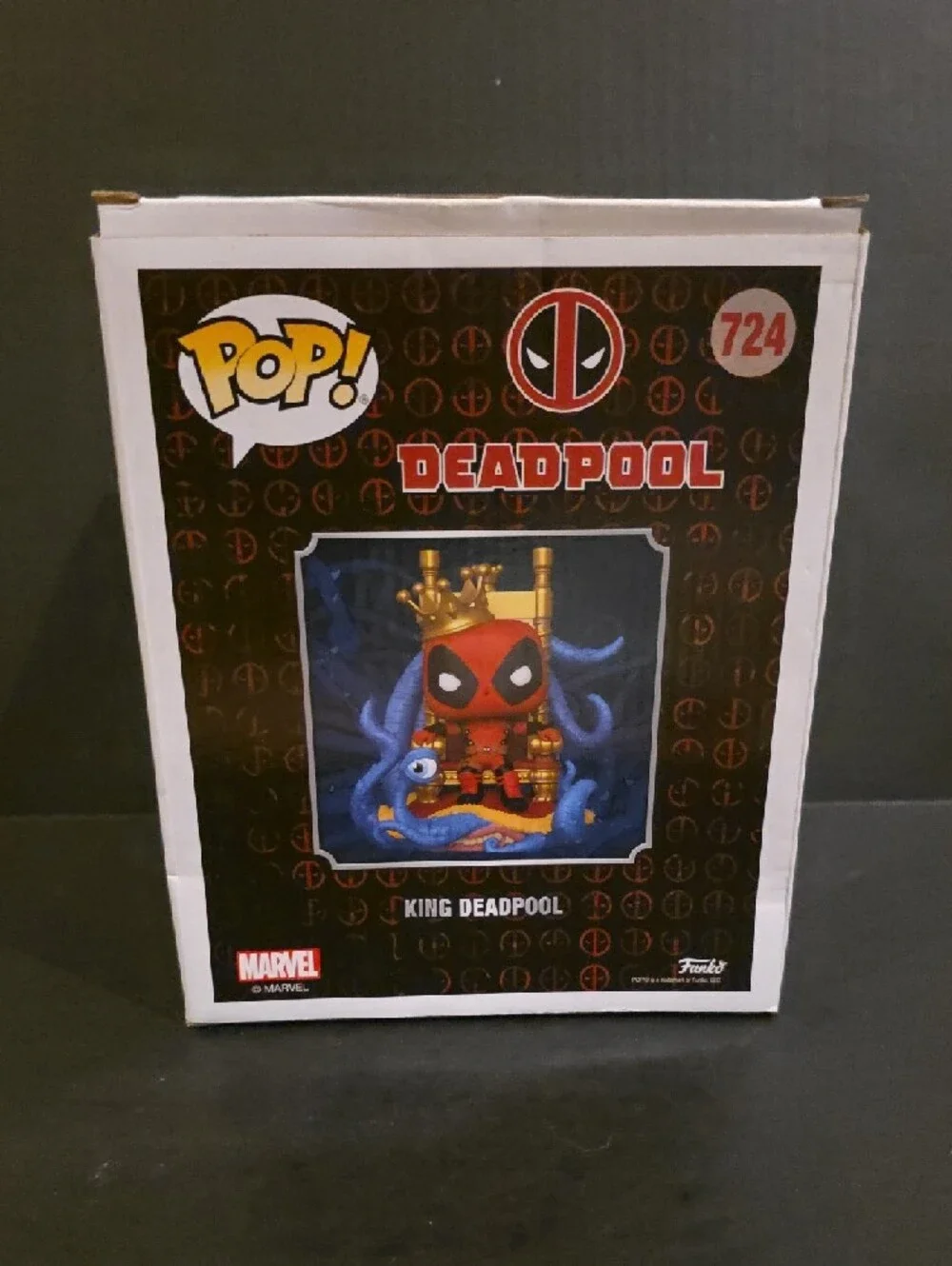 Funko King Deadpool Deluxe Figure - Red, Gold, Blue - Picture 5 of 8